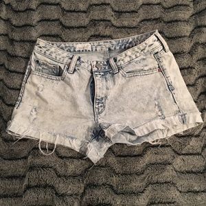 Gap Slim Cut-off Shorts with Destruction